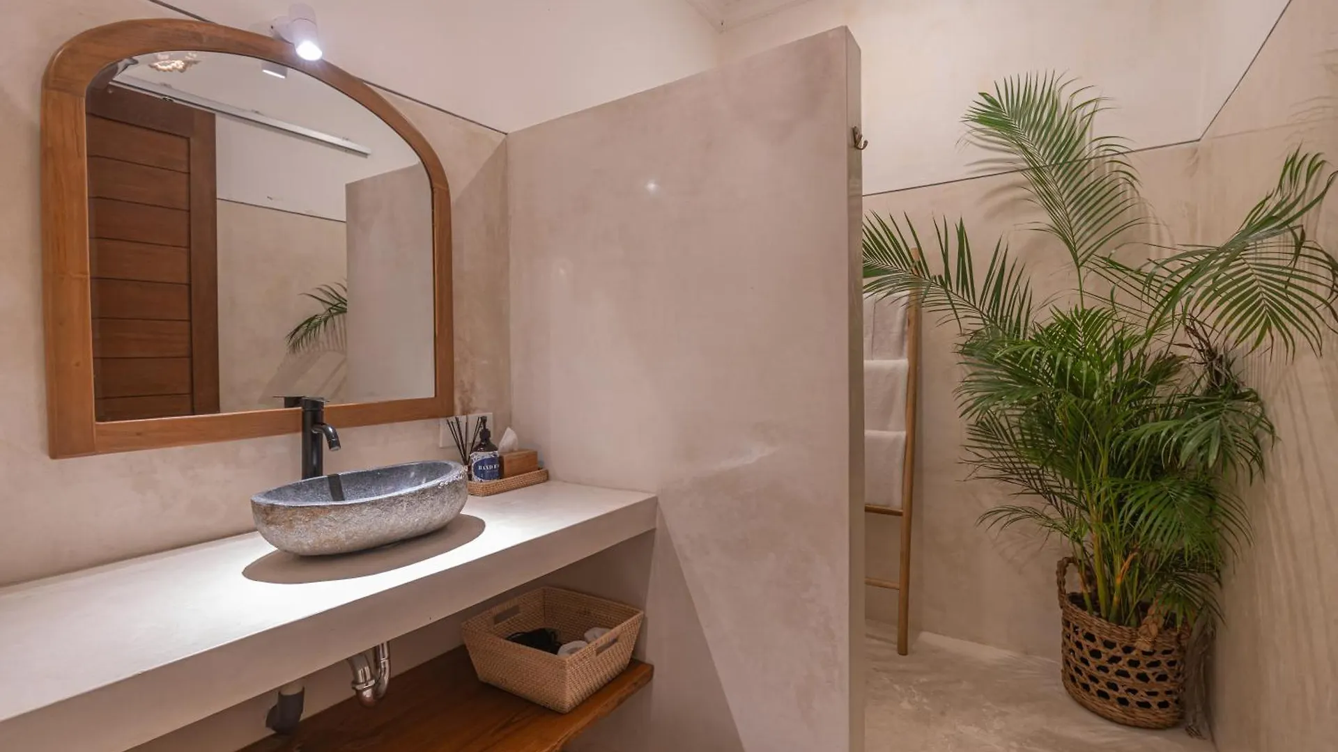 Cozy 2 Beds Villa In Seminyak Indonesien