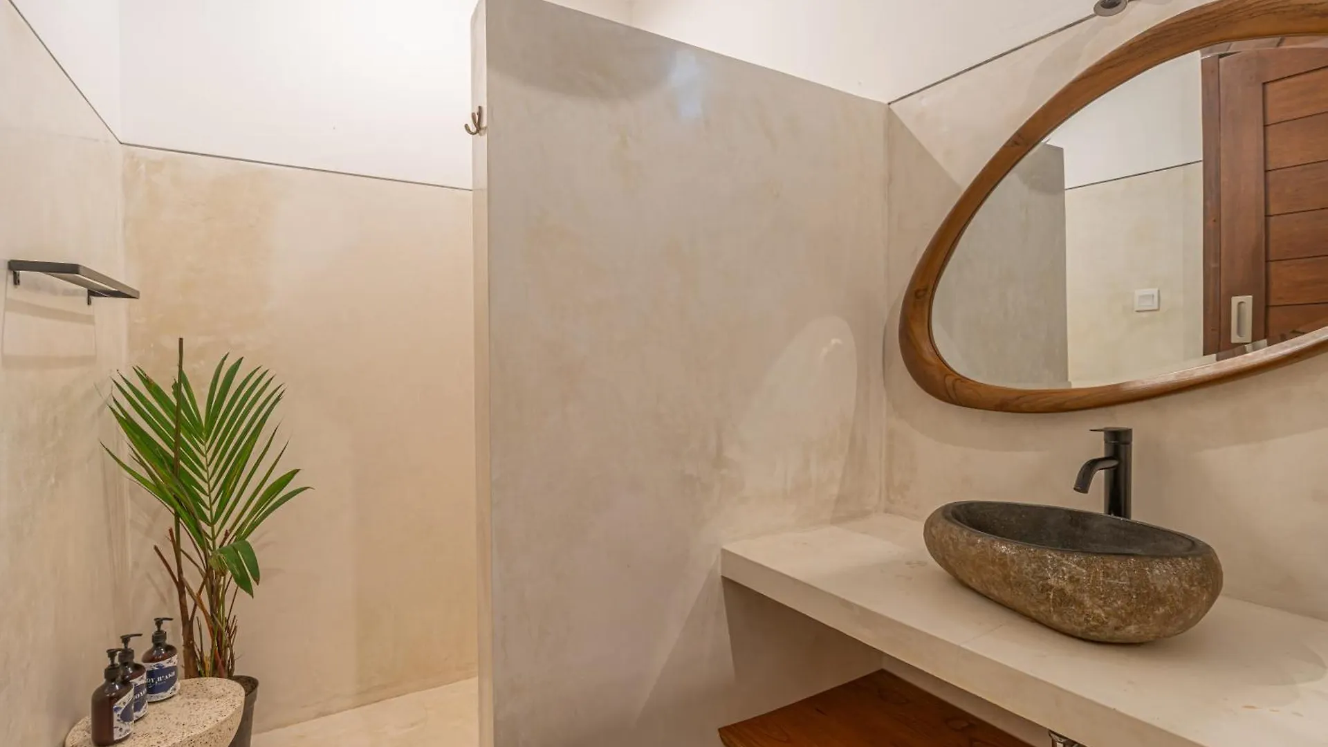 Cozy 2 Beds Villa In Seminyak Indonesien