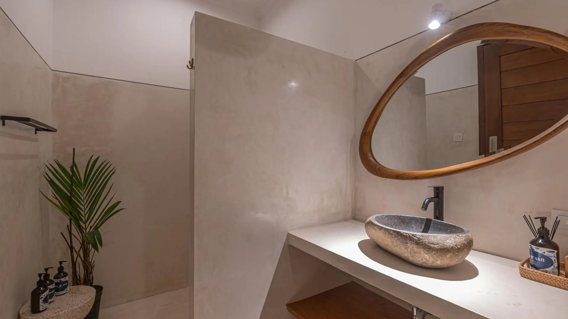 Cozy 2 Beds Villa In Seminyak Indonesien
